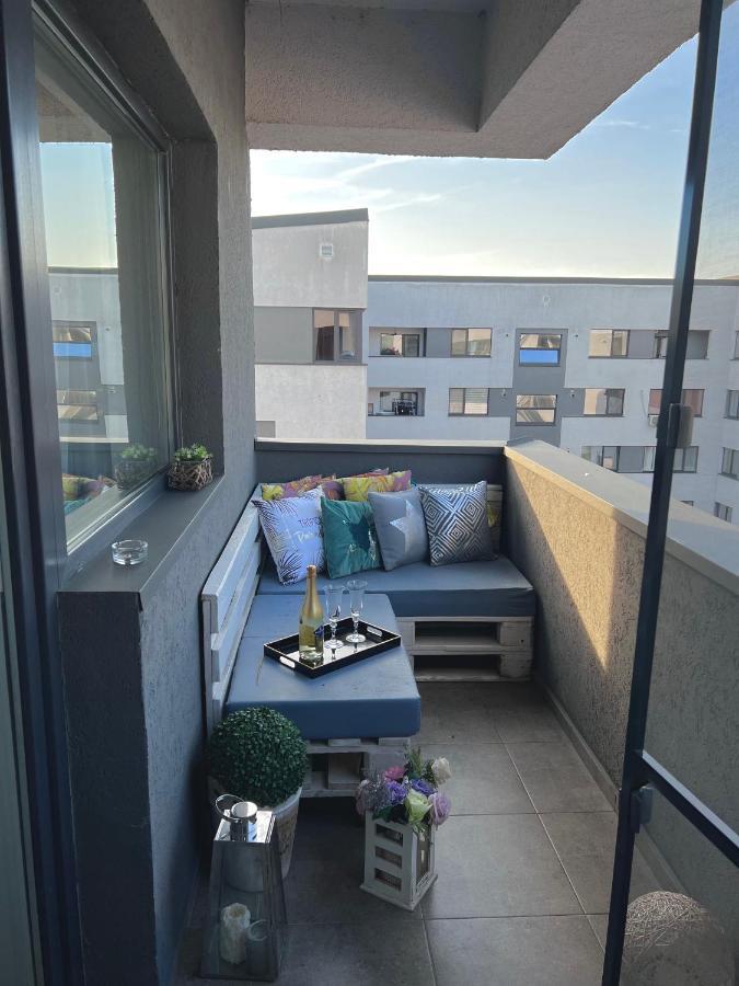 Luxurious Accommodation Floreşti エクステリア 写真